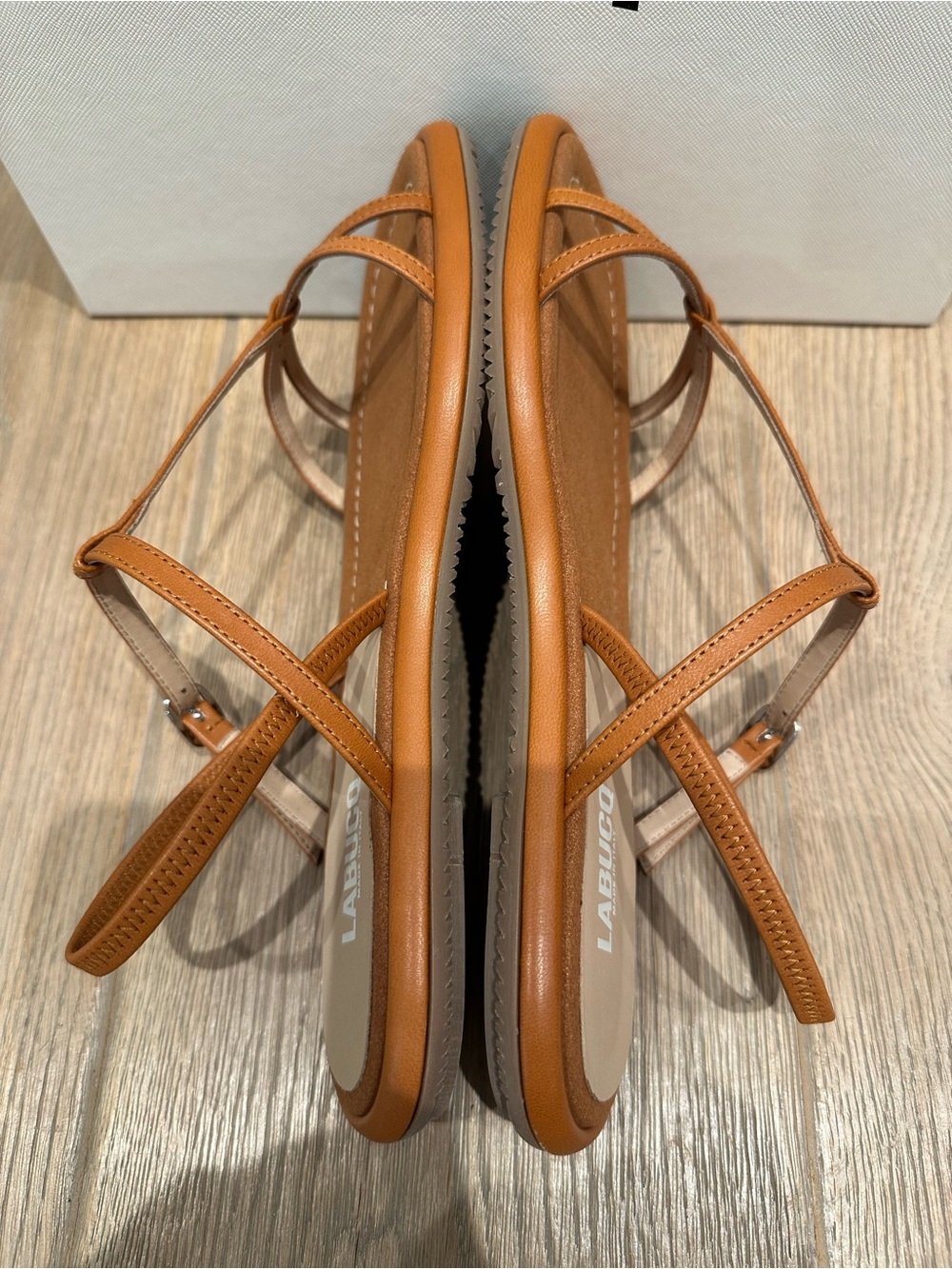 NWT Labucq Ida Sandal in Tan - Picture 8 of 13